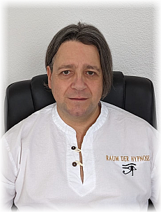 Gerhard Geschwind,
Inhaber "RAUM DER HYPNOSE"